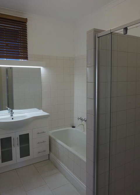 Moonambel Resort Hotel - Bridge Guide 3