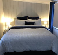 Moore View Cottage - Click Find