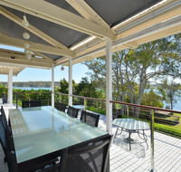Morisset Bay Waterfront Views Lake House looking over Trinity Marina - Bridge Guide