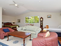 Morisset Waterfront 1bdr Studio looking over Trinity Marina