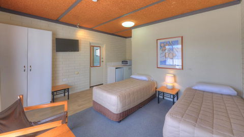 Motel Meneres - Click Find 2