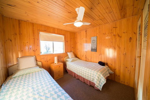 Mundic Waterfront Cottages - Click Find 3