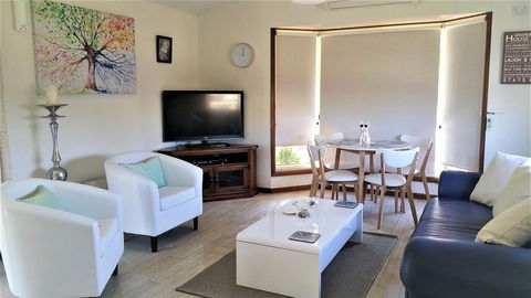 Must Love Dogs B&B & Self Contained Cottage - DBD 3