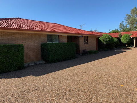 Muswellbrook Motor Inn - Click Find 3