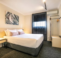 Nightcap at Hendon Hotel - Bridge Guide