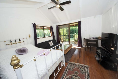 Nimbin Waterfall Retreat - Click Find 2