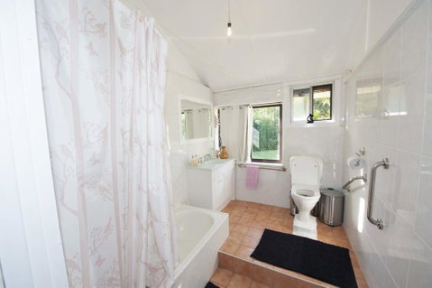 Nimbin Waterfall Retreat - Click Find 0
