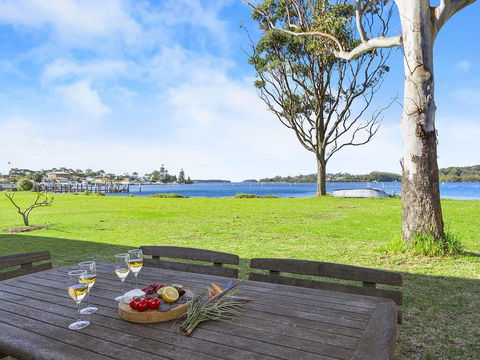 Noddys Riverside - Click Find 0