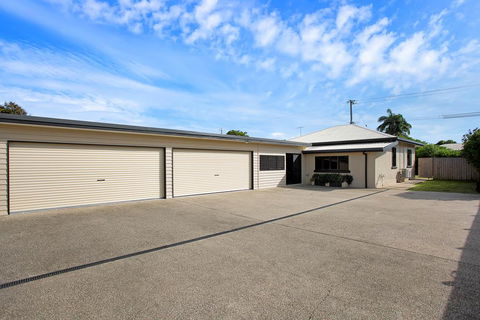 North Central Holiday Home - Click Find 2