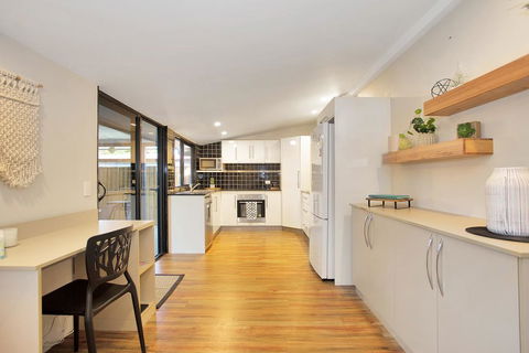 North Central Holiday Home - Click Find 0