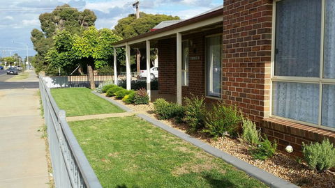 Numurkah Self Contained Apartments - The Mieklejohn - Bet 4u 2