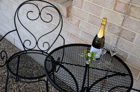 Oakey Motor Inn - Click Find 3