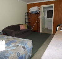 Oakridge Motel Tourist Park - Click Find