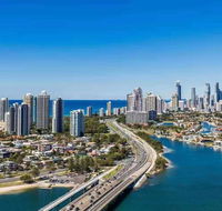 Ocean View Apartment Southport - Click Find