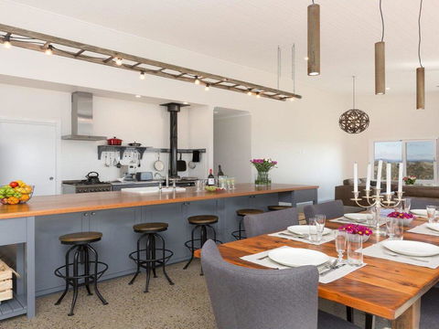 On A Hill - Modern Country Home Near Braidwood - Bet 4u 0