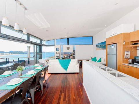 One Mile Cl, Townhouse 22, 26, The Deckhouse - Click Find 3