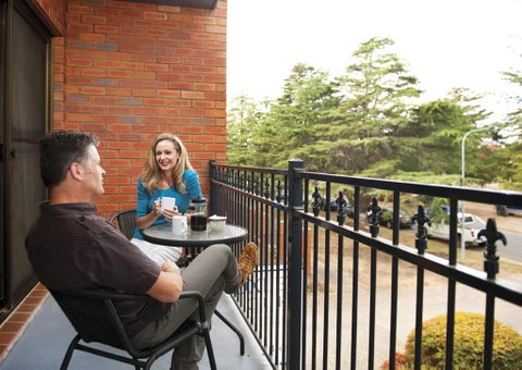 Oxley Court Serviced Apartments - Click Find 0