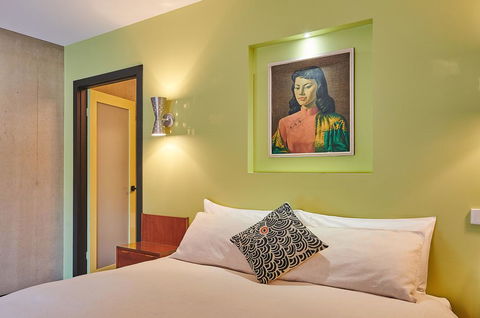 Palm Springs Suite - Click Find 1