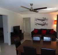 Palmgrove 2 - Rainbow Beach Pet Friendly Fully Fenced Air Conditioned Five Minutes To Beach - Click Find