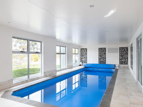 Paradise Point - Tamar Valley 14 Persons Residence With Pool - Bridge Guide 2