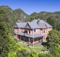 Penghana Bed and Breakfast - Click Find