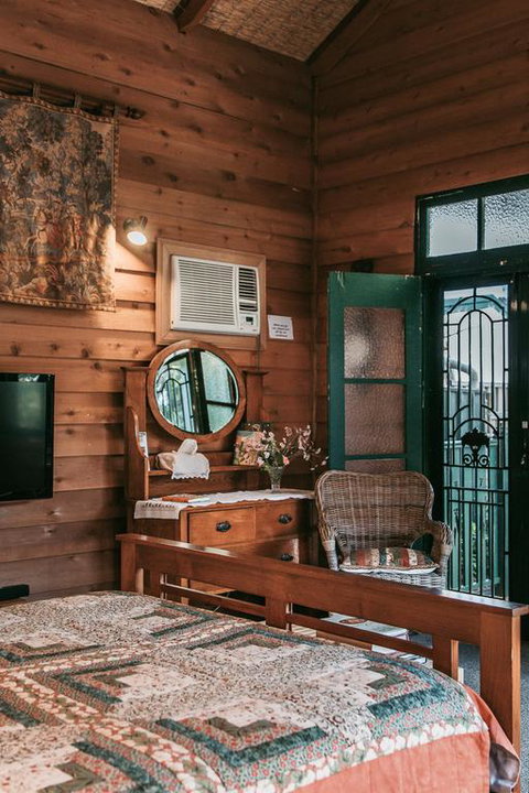 Peppercorns B&B - Click Find 3