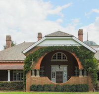 Petersons Armidale Winery and Guesthouse - Click Find