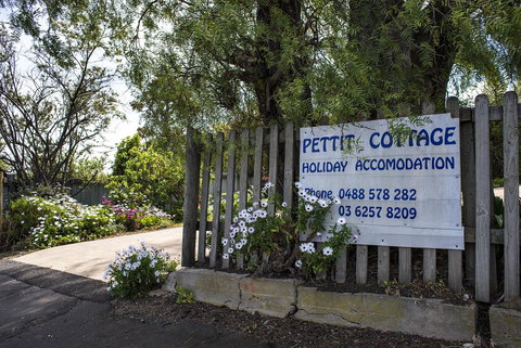 Pettit Cottage - Bridge Guide 1