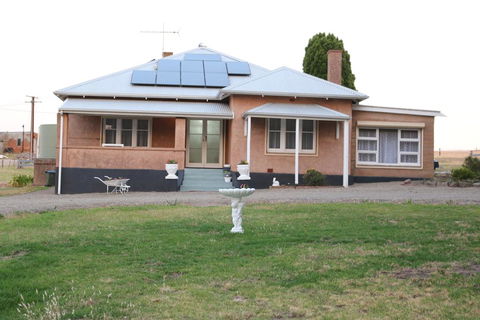 Pink Gums Farmstay - Click Find 0