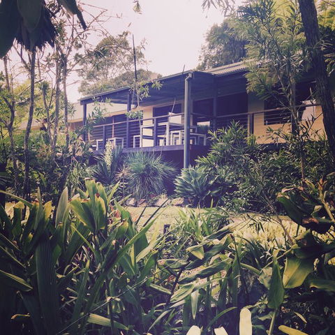 Ponytail Farmhouse - Click Find 3