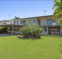 Private Abode and Handy location with a pool - Click Find