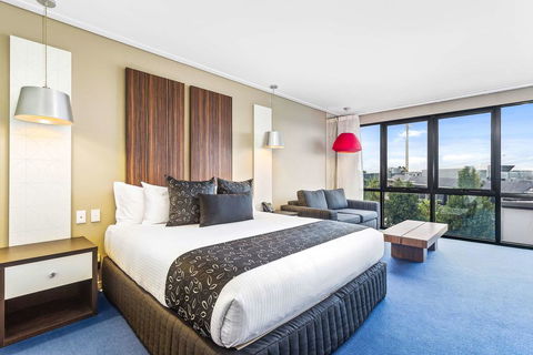Quality Hotel Taylors Lakes - Click Find 2