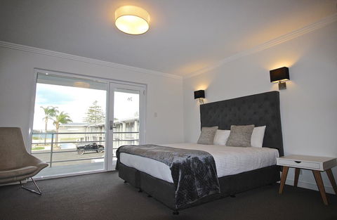 Quays Hotel - Click Find 1