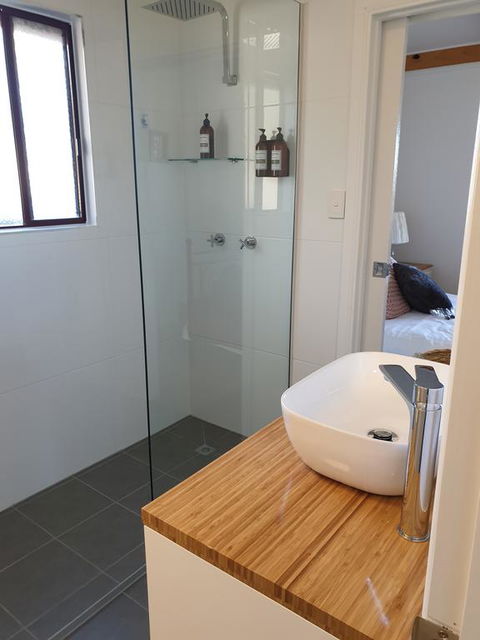 R & R On The Ravine - Click Find 2