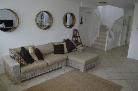 RAINBOW BAY 3 Bed Ocean Views & SPA On Roof Terrace - Bridge Guide 3
