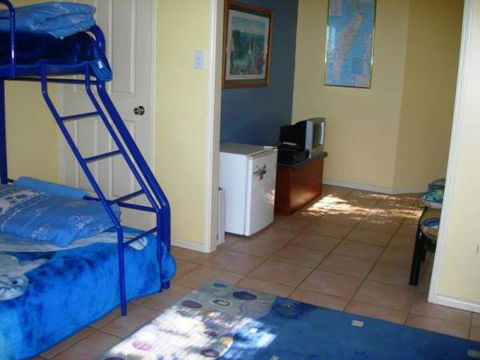 Rainbow Breezes 4 - Rainbow Beach, Townhouse With Breath-taking Ocean Views To Fraser Island - Click Find 3