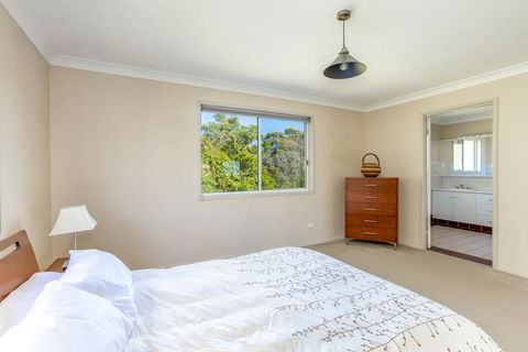 Rainbow Views - Rainbow Beach, Stunning Ocean Views And A Swimming Pool - Click Find 3