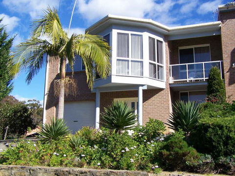 Retreat On Surf Beach - Click Find 0