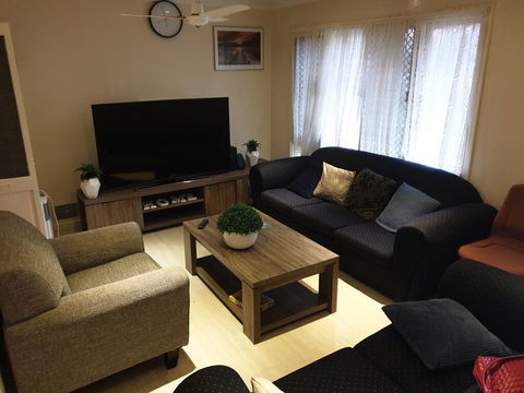 Retro Style Home Stay - Click Find 0