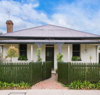 Roalies Farm House - Click Find