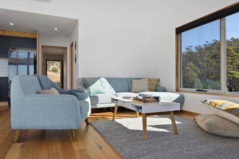 Rocky Ridge - L'Abode Accommodation - Bridge Guide 2