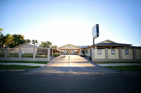 Roma Inland Motor Inn - Click Find 0