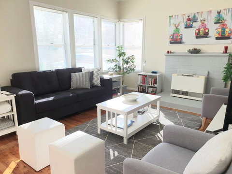 Ronelle Cottage - Click Find 3