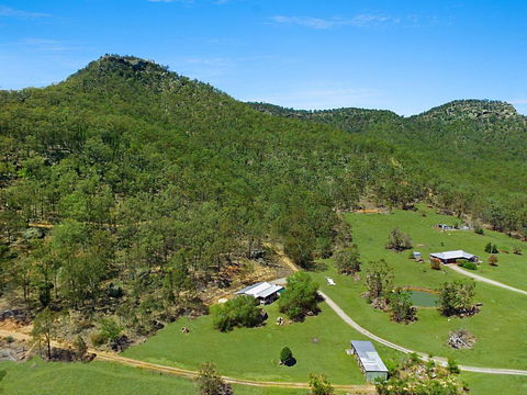 Rosa Estate In Broke - Two 3br House In Walking Distance To Cellar Doors - Bet 4u 2
