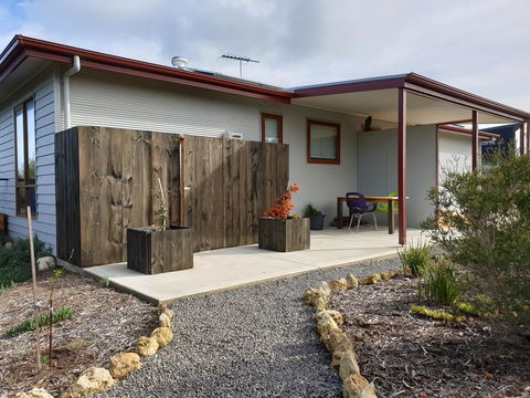 Samphire: Coorong Accommodation - Click Find 2