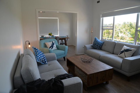 Scotts Head Beach Bunker - Bet 4u 1