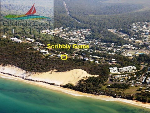 Scribbly Gums - Rainbow Beach, Ocean-front Spacious Home With Pool - Click Find 2