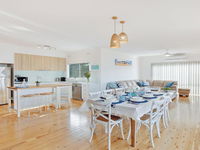 Sienna by the Sea - spacious coastal getaway