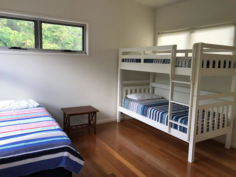 Sinclair - Rainbow Beach, Modern Beach House Close To Everything, Free Wi-Fi - Click Find 2