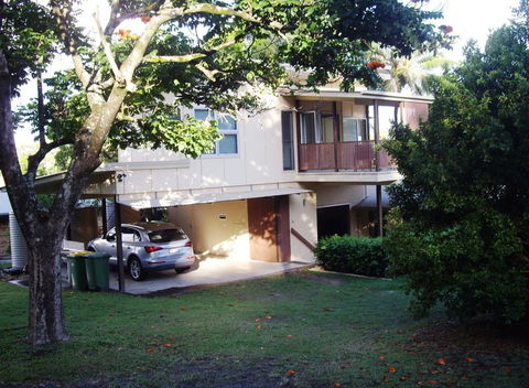 Sinclair - Rainbow Beach, Modern Beach House Close To Everything, Free Wi-Fi - Click Find 0